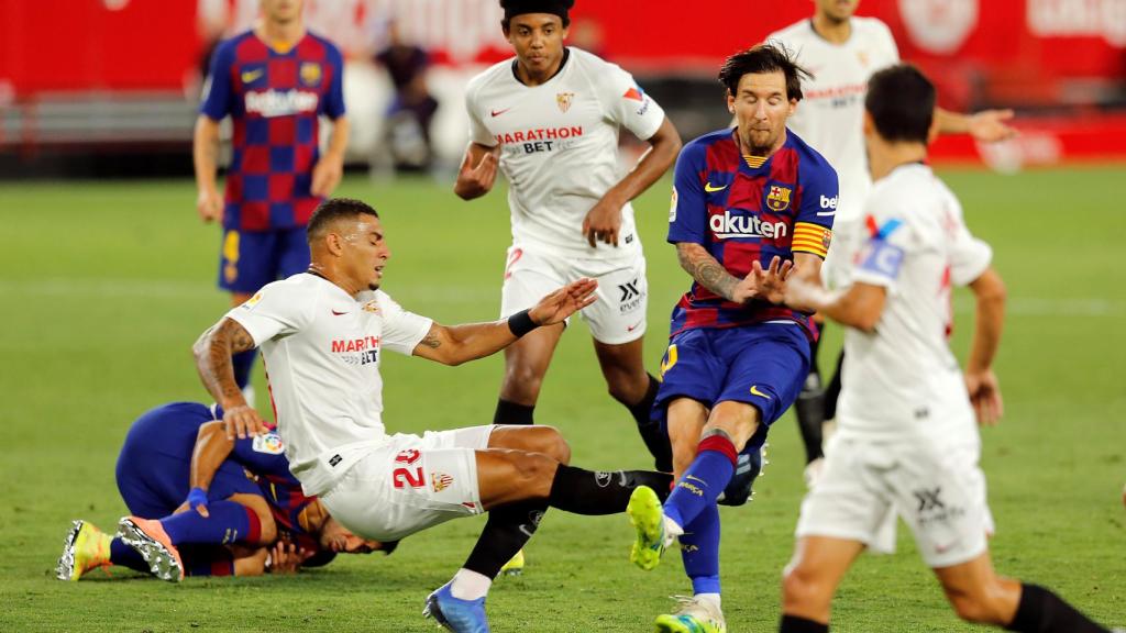 La entrada de Diego Carlos a Leo Messi que supuso el enfado del argentino