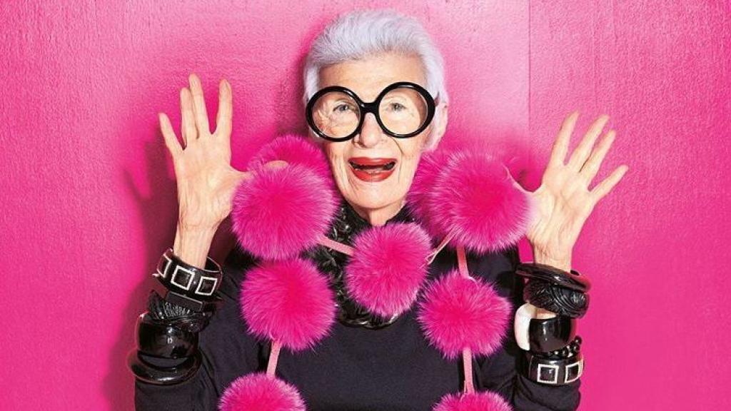 Iris Apfel, en una de sus fotografías de Instagram.