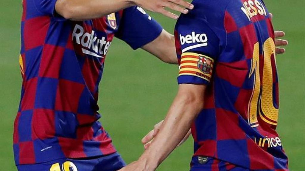Jordi Alba y Messi celebran el gol del argentino ante el Atlético de Madrid