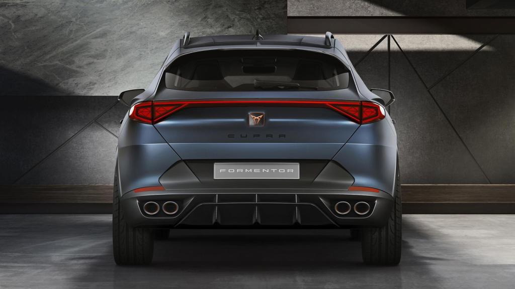 Contará con versiones potentes de combustión y un híbrido enchufable.