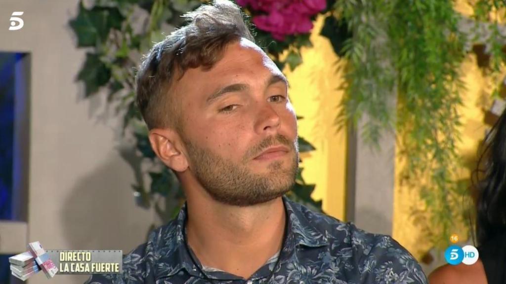 Cristian Suescun negando su roneo con Yola Berrocal en 'La casa fuerte'.