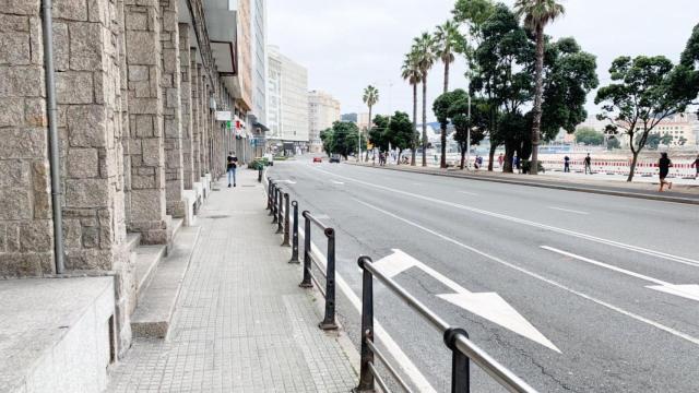 Tramo de acera que será ampliado.