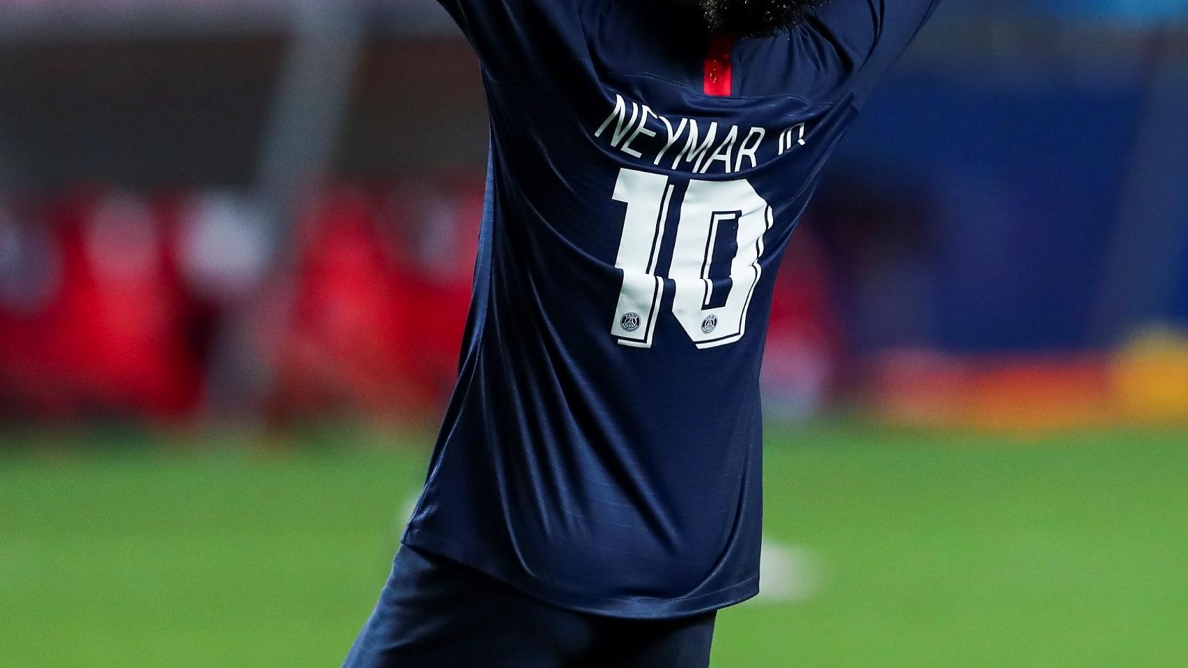 Neymar Jr. celebra el triunfo ante el RB Leipzig en la Champions League