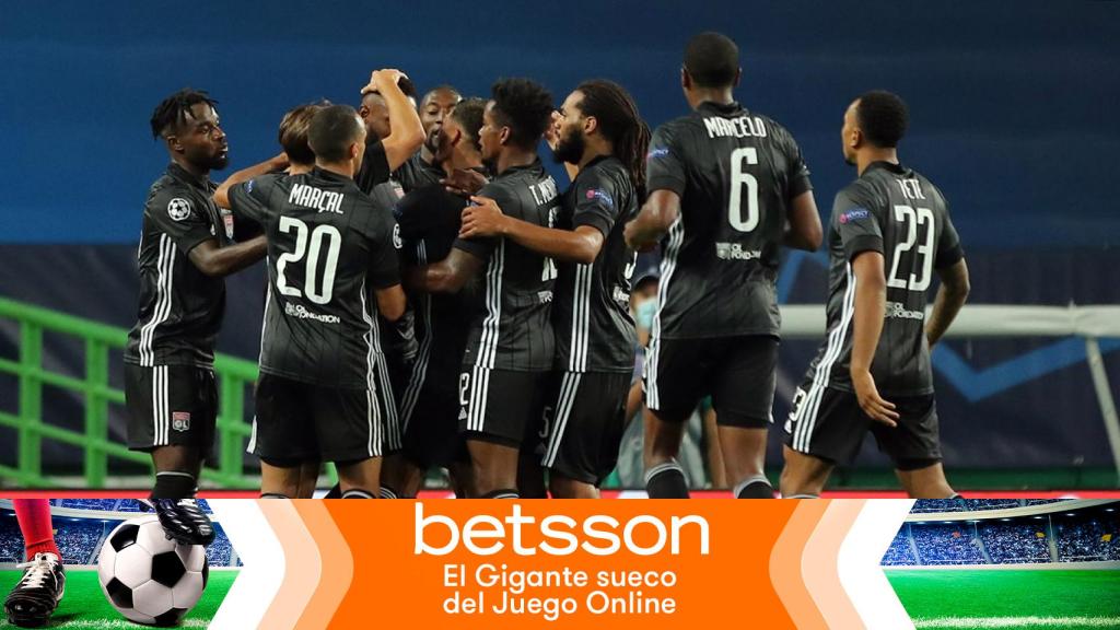 Los jugadores del Olympique de Lyon celebran uno de los goles ante el Manchester City