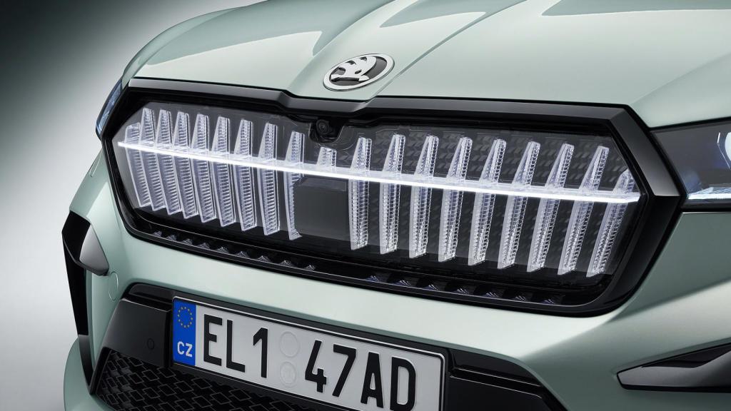 La parrilla de este modelo puede ser iluminada.