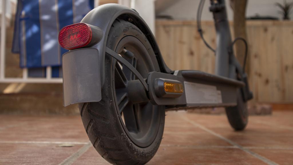 Además de la pieza, también tenemos un panel para añadirle una matrícula.