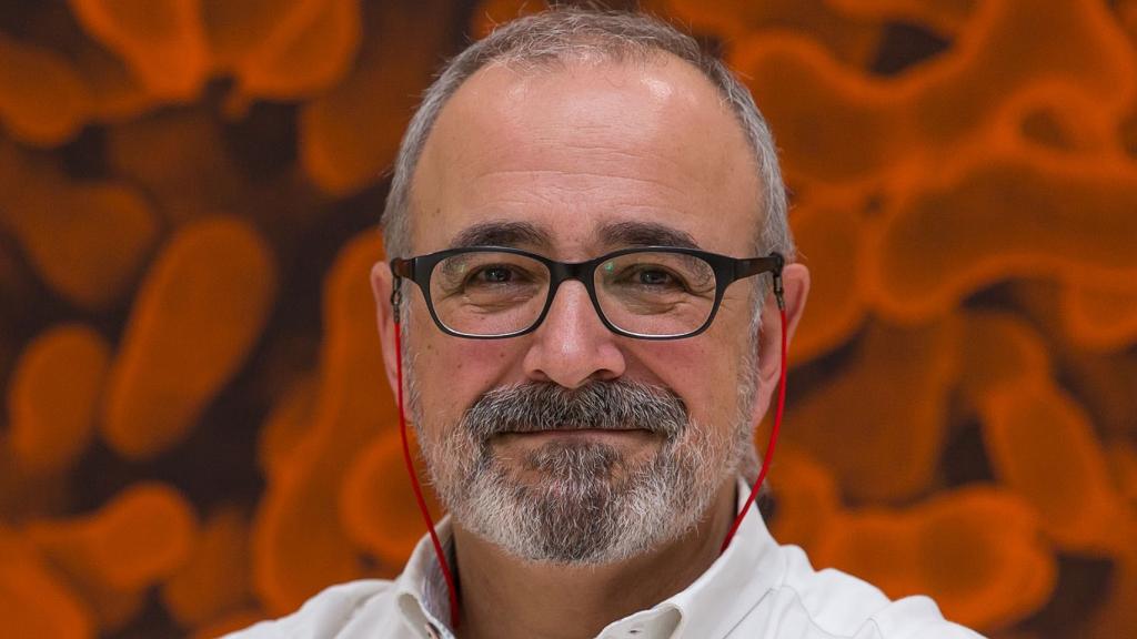El microbiólogo Ignacio López-Goñi.