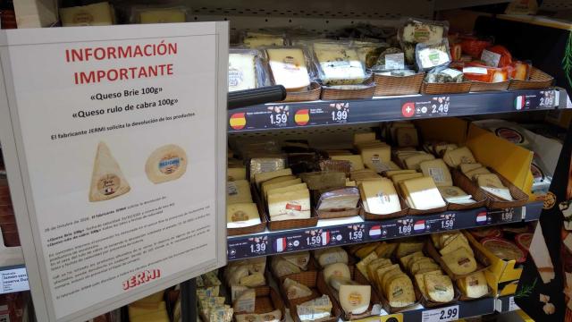 Lidl avisa a sus clientes de las dos alertas alimentarias de sus dos quesos.