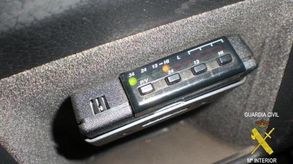 Un dispositivo de detección de radares interceptado por la Guardia Civil.