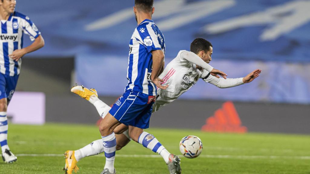 Hazard ante el Alavés