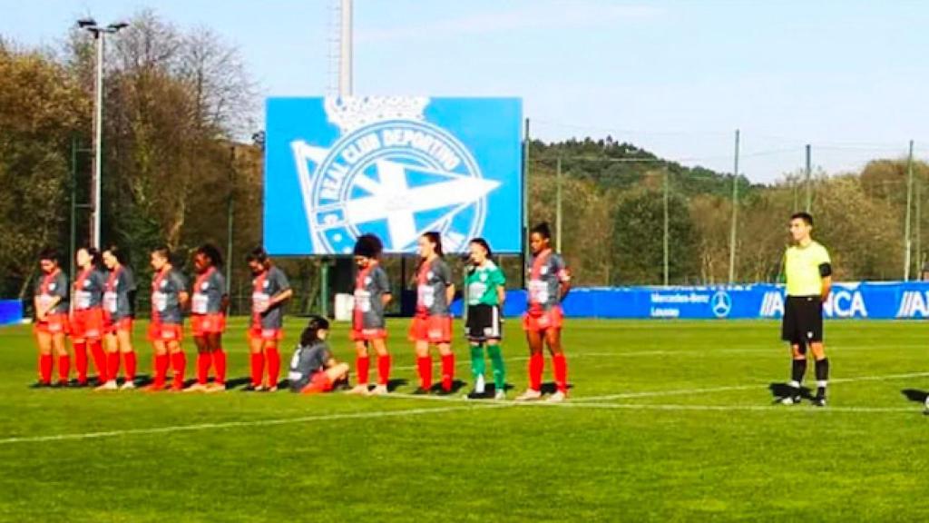 Paula Dapena contra el Deportivo de La Coruña