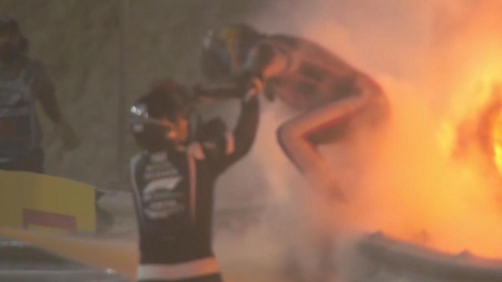 Grosjean salta la barrera entre las llamadas tras salir por su propio pie del monoplaza