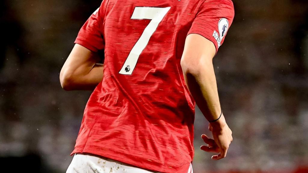 Cavani en un partido con el Manchester United