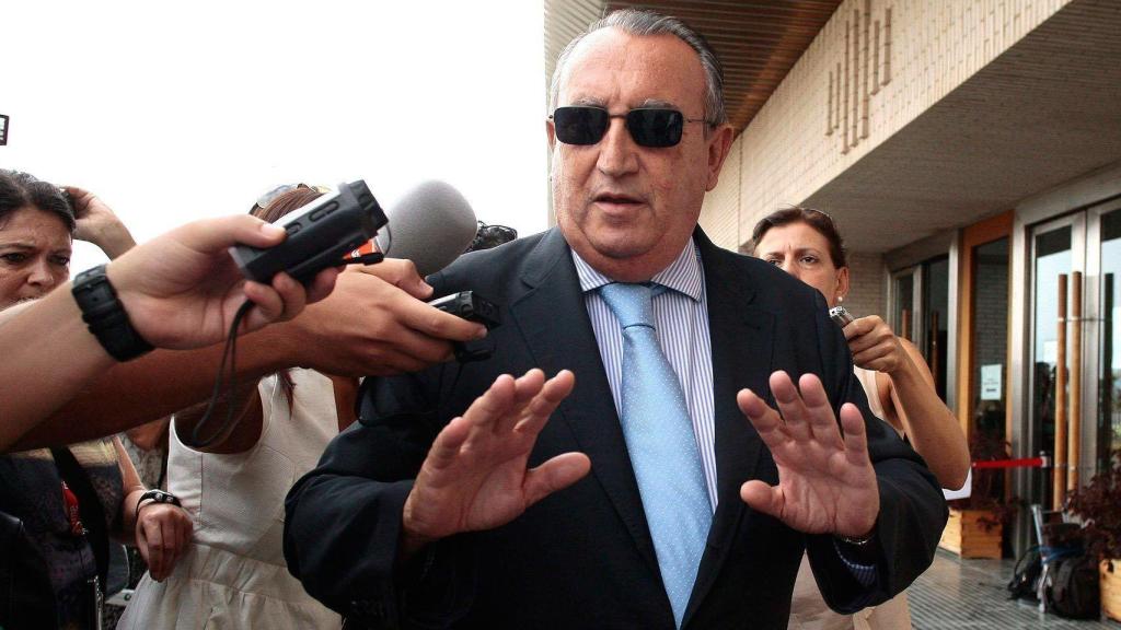 Carlos Fabra, a las puertas del juzgado en una imagen de archivo.