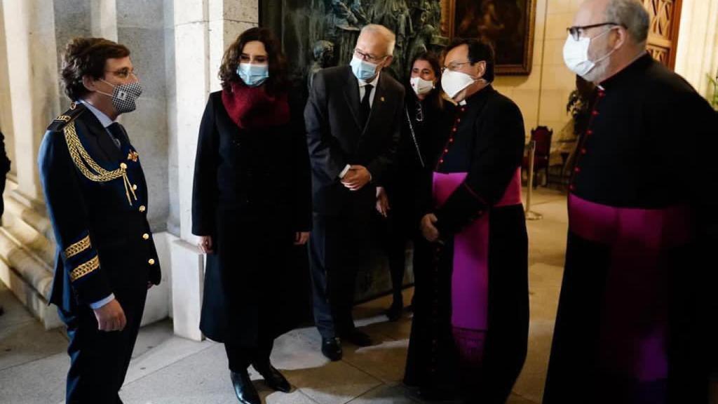 El ya famoso 'meme' de Almeida que se ha dado por cierto.