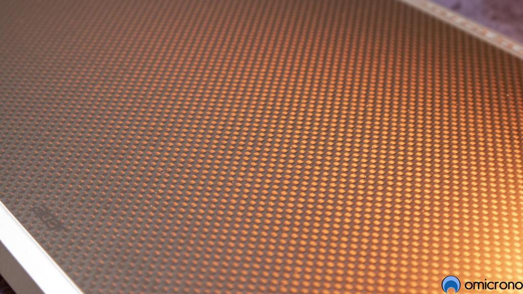 Cubierta de fibra de carbono.