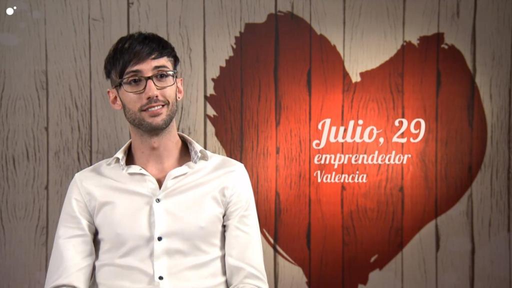 Julio y Esteban han tenido una peculiar cita en 'First Dates'.