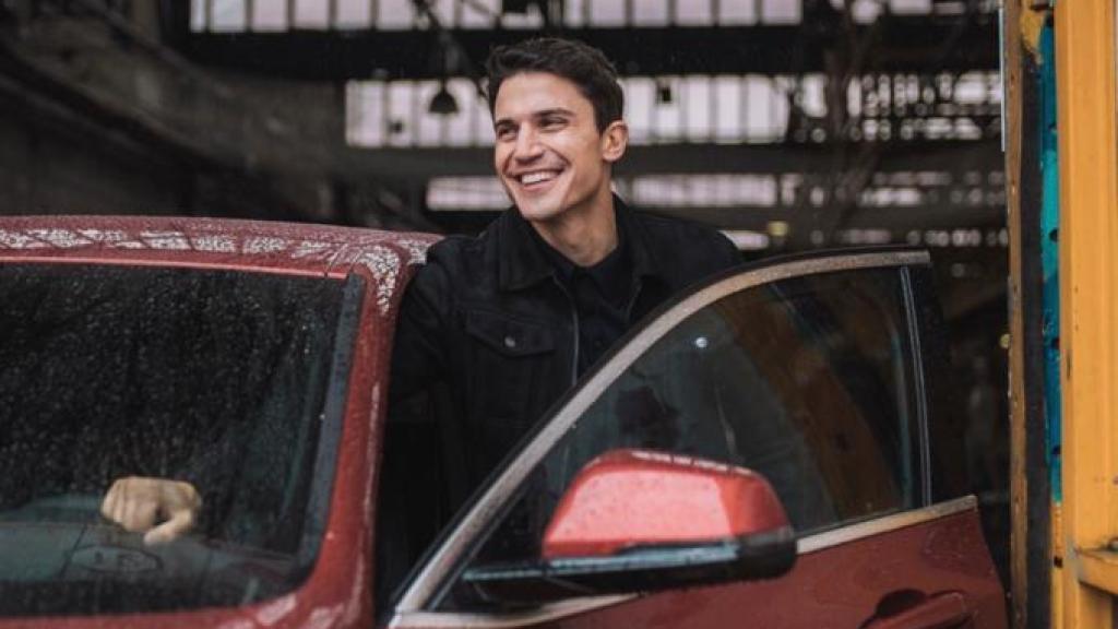 Álex González es un apasionado de los coches y del motor.