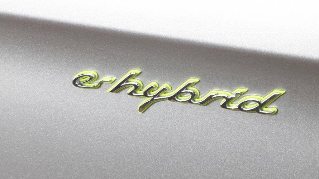 Porsche vende más versiones híbridas enchufables que de combustión pura.