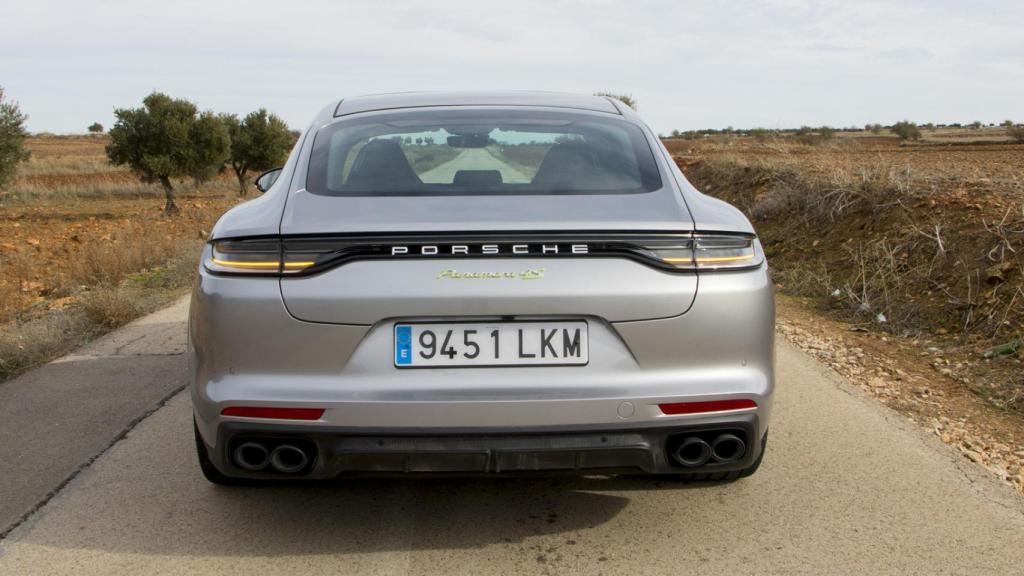 Trasera del Porsche Panamera.
