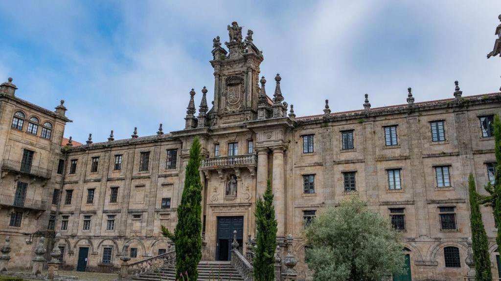 La fachada del Monasterio de San Martiño Pinario.