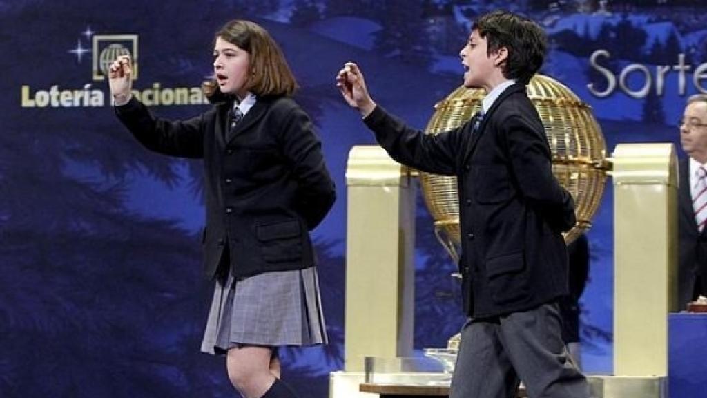 Niños de San Ildefonso el día de la Lotería de Navidad.