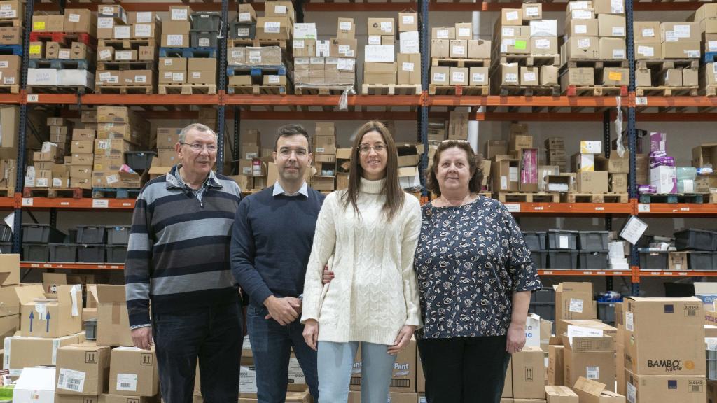 De izquierda a derecha, los fundadores de Mifarma: Pedro Navarro, Javier de la Rosa, Reme Navarro y Encarna Escrivá.