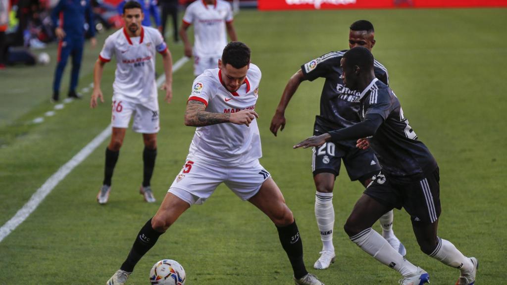 Mendy y Vinicius presionan a Ocampos