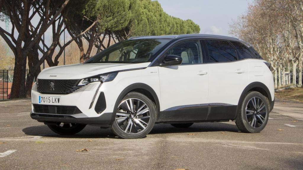 Así es la versión del Peugeot 3008 PHEV híbrido enchufable.