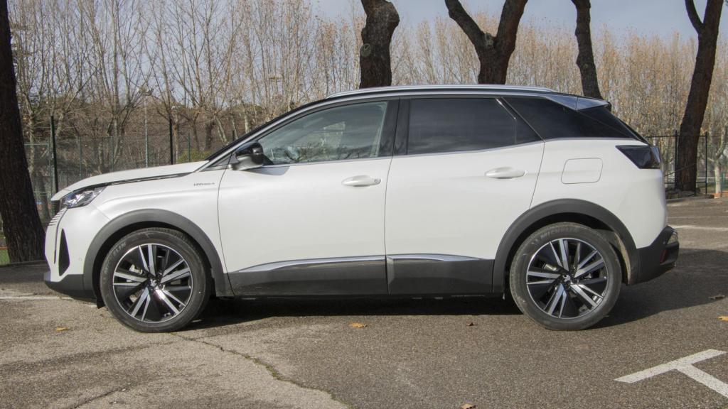 Este Peugeot 3008 compite en la categoría de los híbridos enchufables.