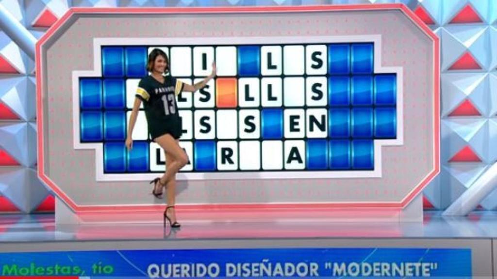 La azafata de 'La ruleta de la suerte'.