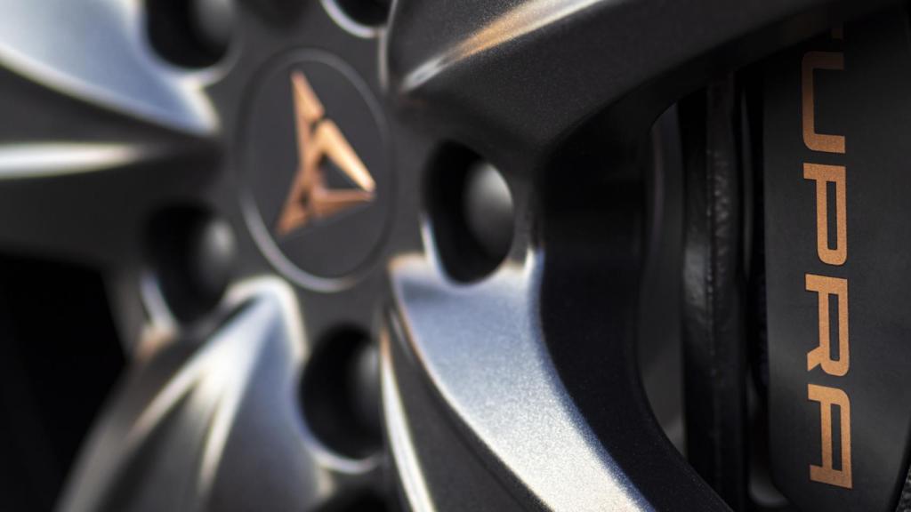 Detalle de la llanta de Cupra.