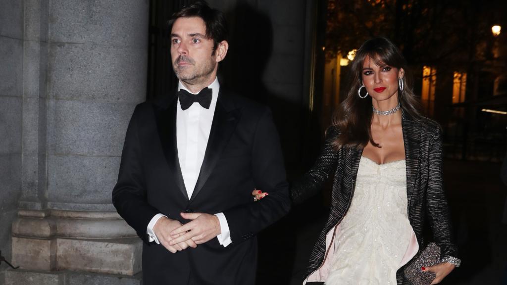 La modelo Ariadne Artiles y José María García Fraile por las calles de Madrid.