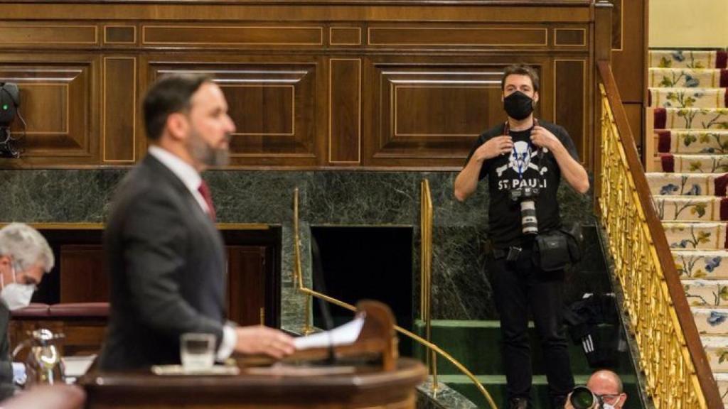 Burno Thevenin, fotógrafo de Más País, durante la intervención de Abascal
