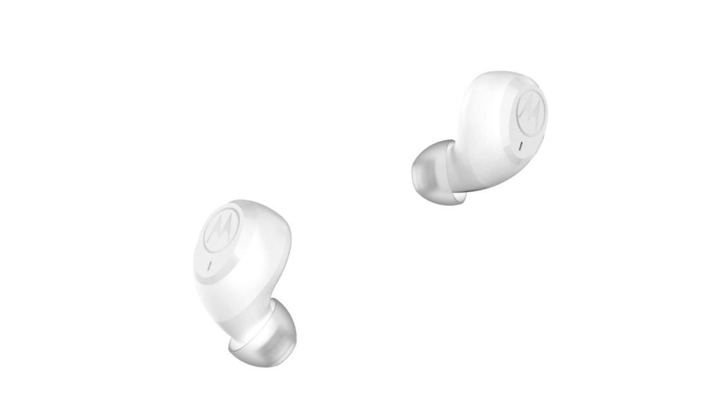 Los Moto Buds Charge llegan a España: unos auriculares que puedes cargar con tu móvil