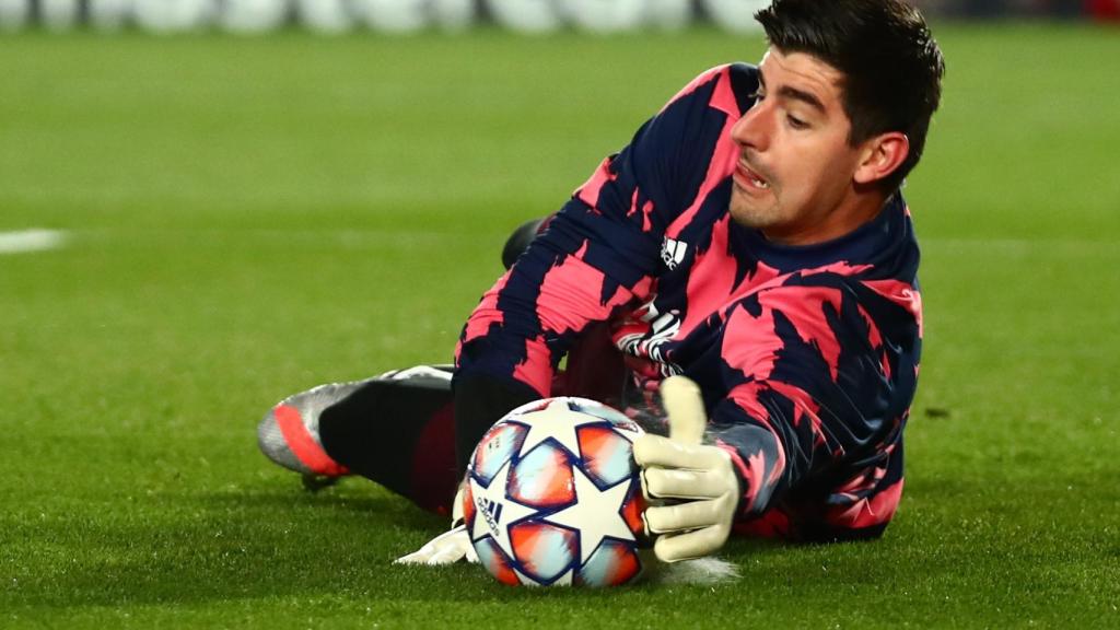 Parada de Courtois en el calentamiento del Real Madrid