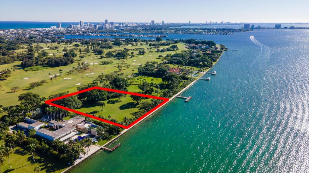 Terreno que ha comprado Ivanka Trump a Julio Iglesias en Miami a vista de pájaro,.
