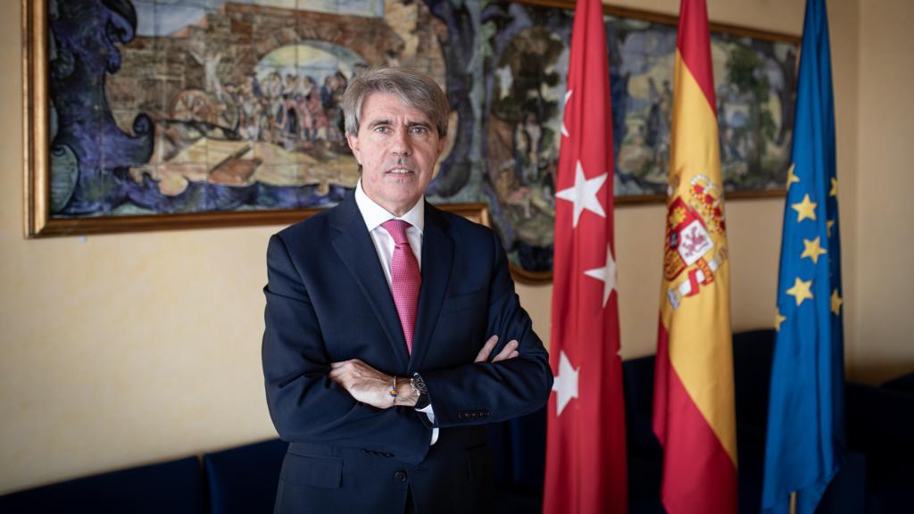 El expresidente de la Comunidad, Ángel Garrido, en un momento de la entrevista.