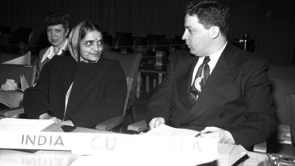 Hansha Meta, junto con el representante de Guatemala.