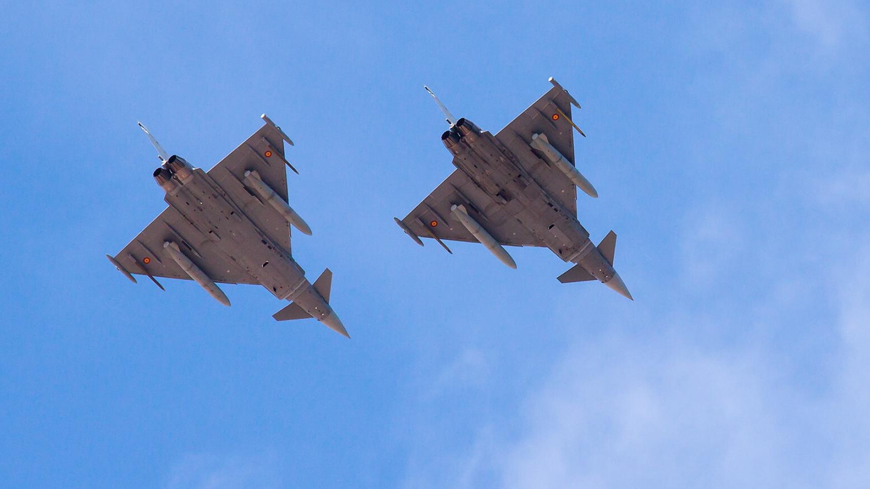 Dos cazas Eurofighter españoles en formación