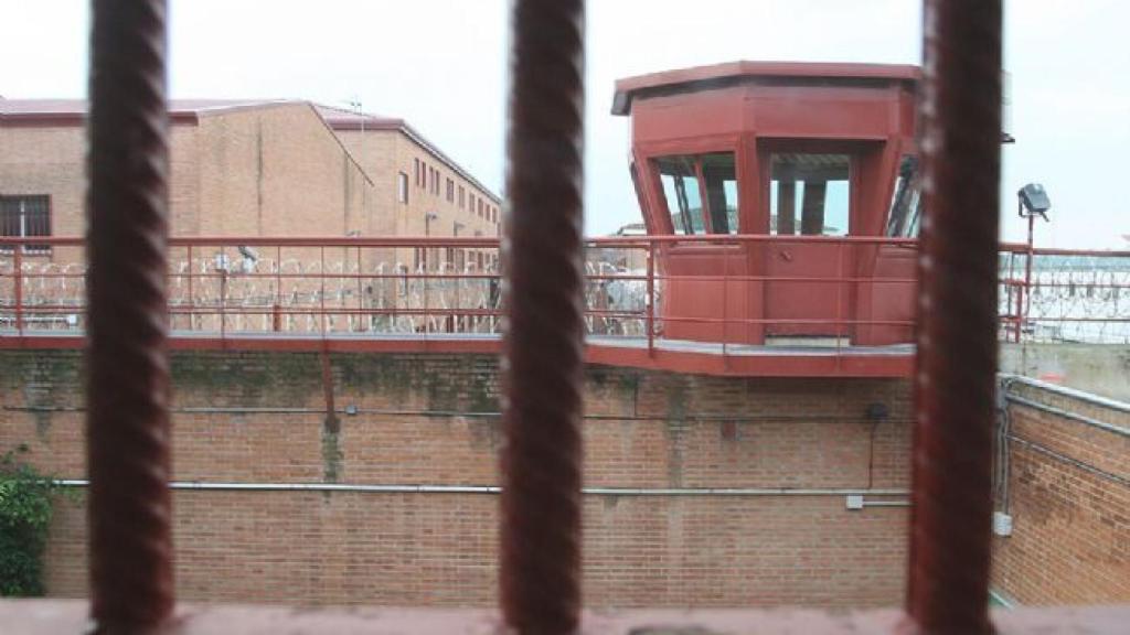 Los funcionarios de prisiones se han querellado contra Interior.