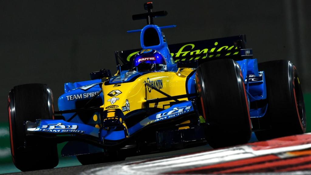 Fernando Alonso con el Renault R25