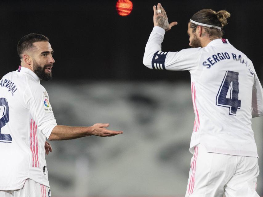 Dani Carvajal y Sergio Ramos, durante el derbi