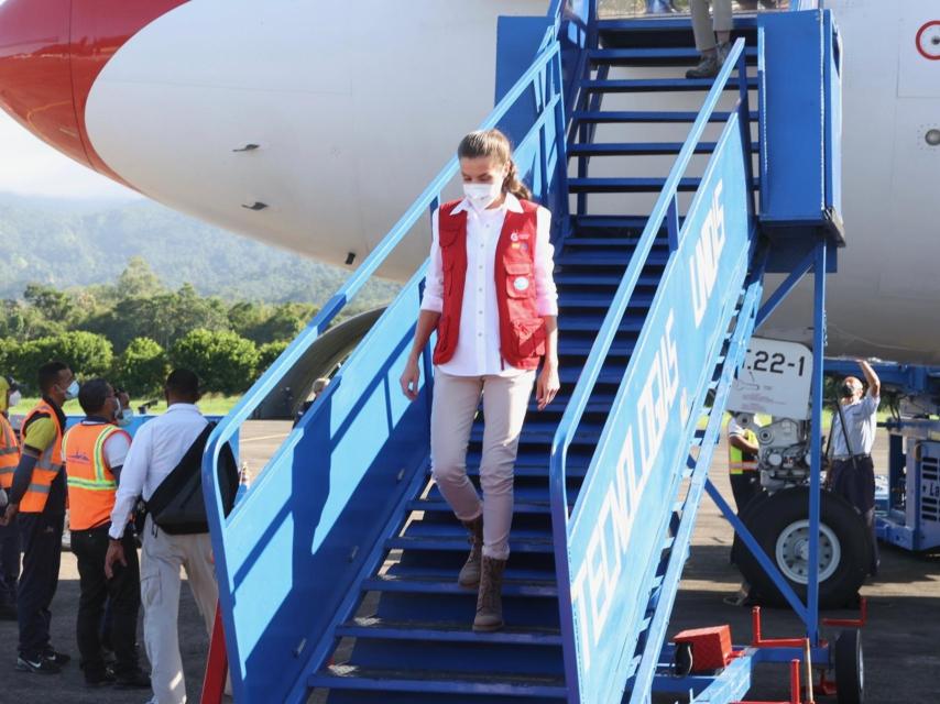 Letizia aterrizó en Honduras con una gran carga de material de emergencia.
