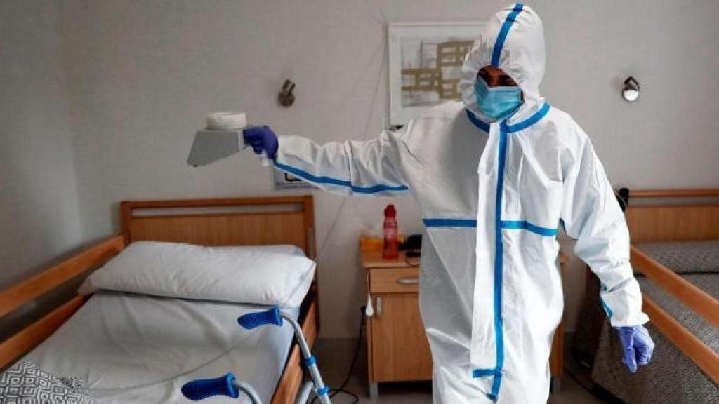 Desinfección de una residencia de mayores en Madrid.
