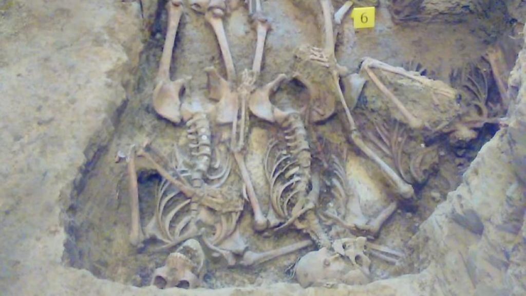 Fosa común en la que se encuentran los cuerpos de las diez mujeres de Uncastillo.