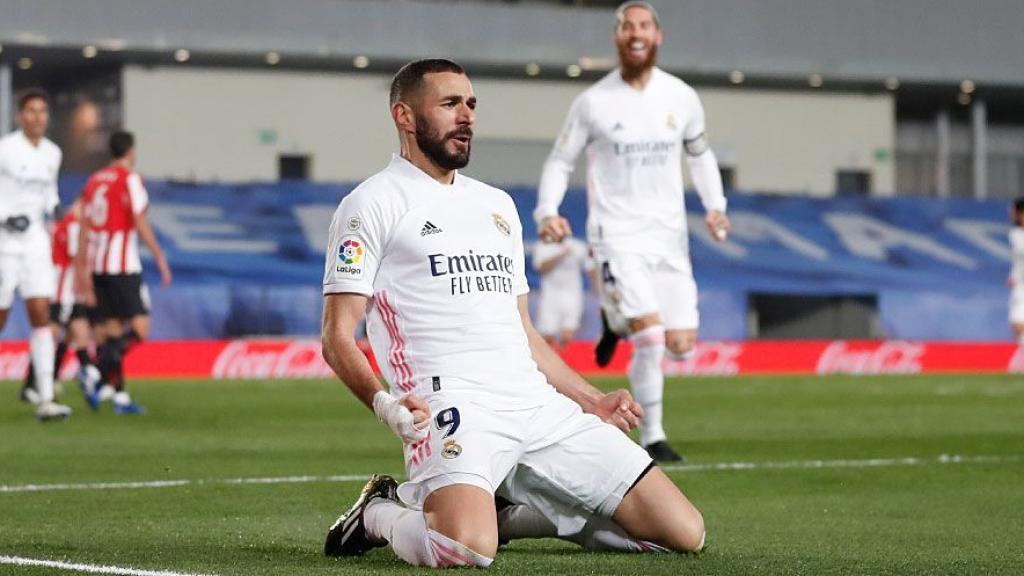 Benzema celebra un gol con el Real Madrid en La Liga