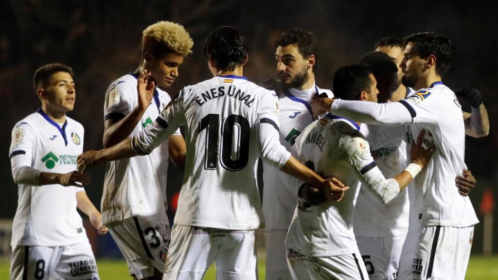 Los jugadores del Getafe celebran un gol