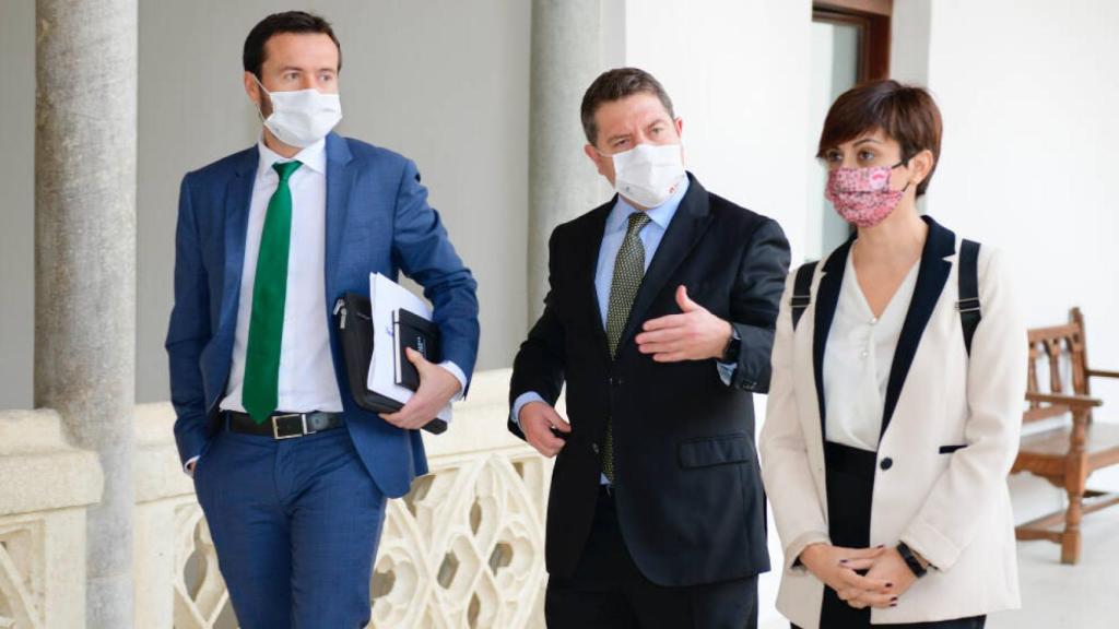 Escudero, Page y Rodríguez, de izquierda a derecha, este jueves en el Palacio de Fuensalida de Toledo