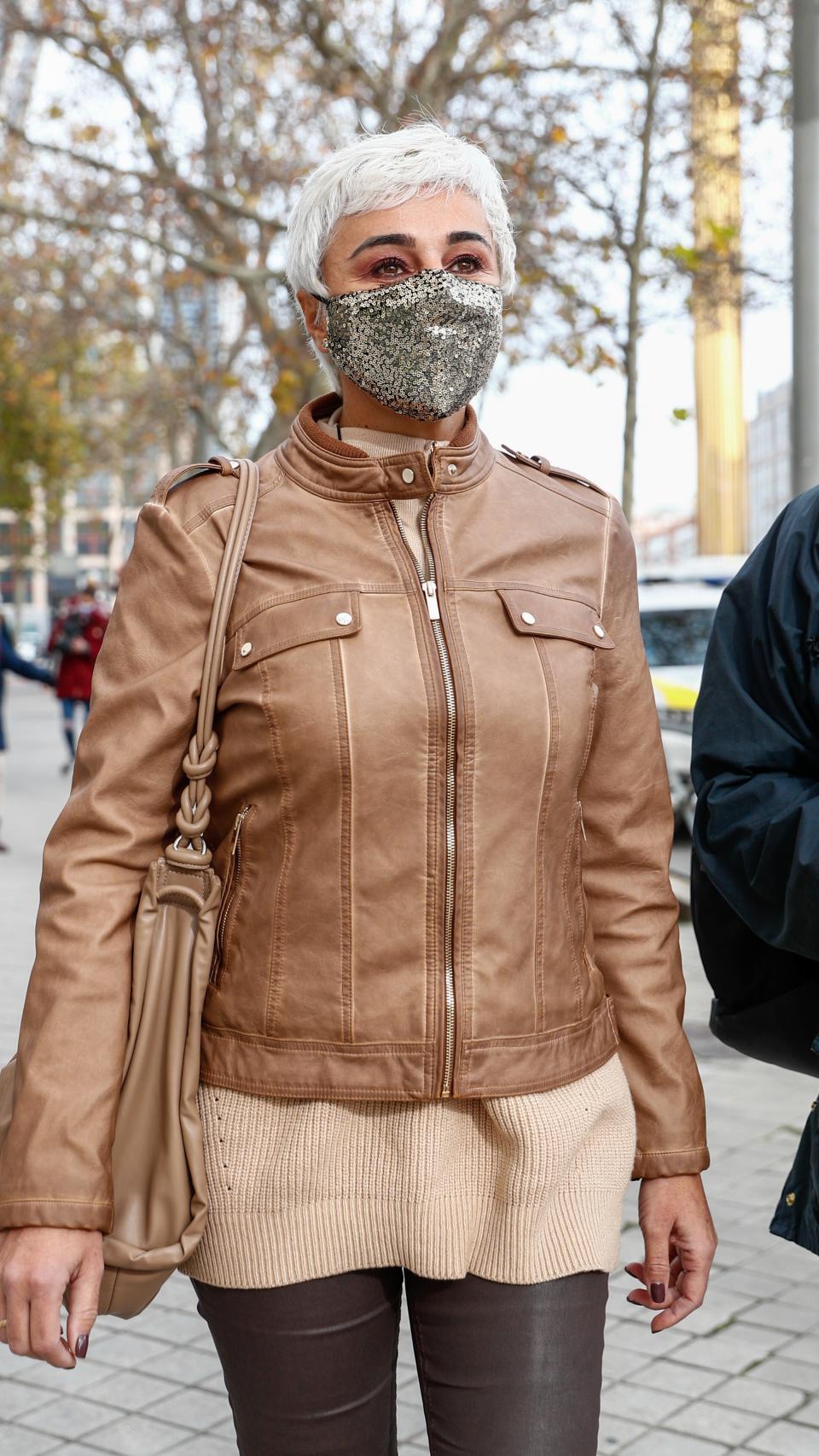 Aldón a las puertas de los juzgados.